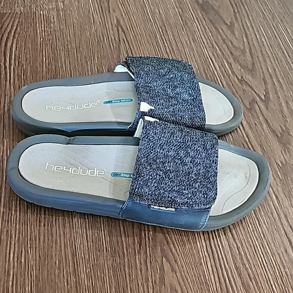 - Mens Hey Dude Slides size 9